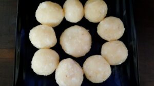 This is an authentic Kerala dish which can be used for breakfast or as evening snack. These are delicious recipe of rice flour that are steamed and cooked.