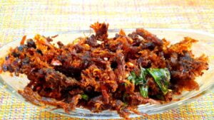 Most of you might be wondering by the name ‘ idiyirachi ‘. It is nothing but the shredded dry beef which is stir fried with shallots and other ingredients. This is absolutely a variety dish for all the non veg lovers. 