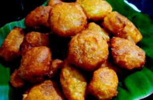 This special unniyappam is a small round snack made from flours, banana, sugar and cardamom powder. 